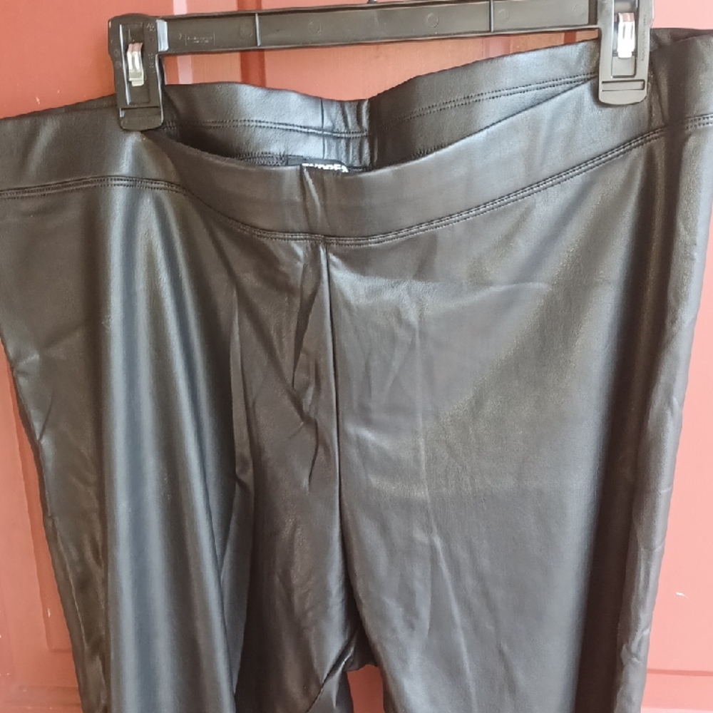 NEWFaux Leather Express Leggings